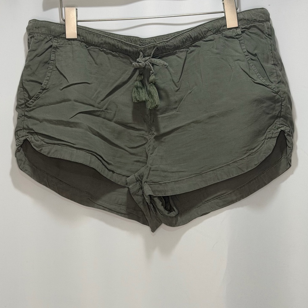 Aerie Lyocell Olive Green Shorts Drawstring Tassel Pull On Size Medium